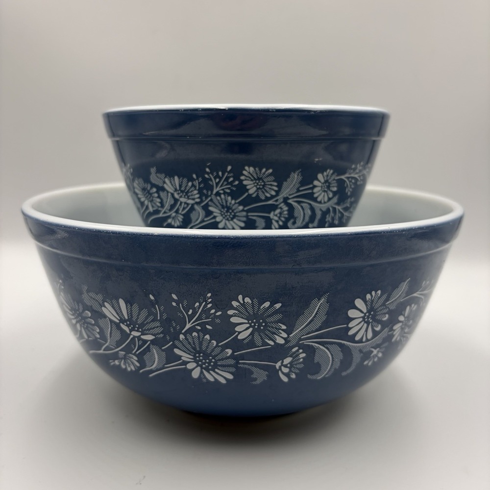 Vintage Pyrex Set of 2 Nesting Mixing Bowls Colonial Mist 401 403